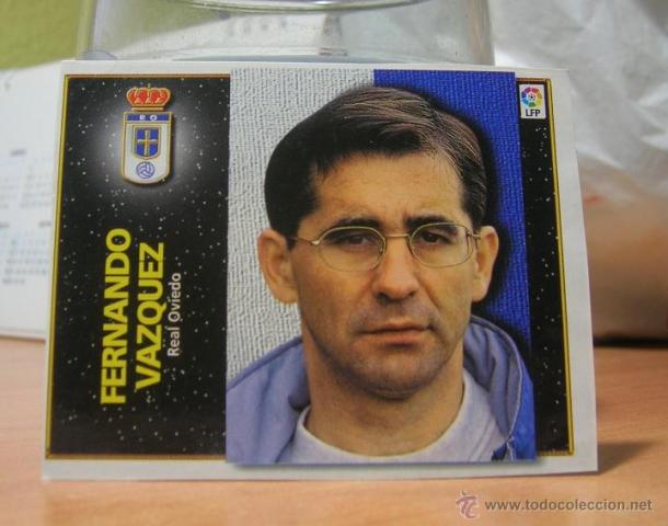Tras su salida del Compostela, Vázquez dirigió al Real Oviedo (Foto: todocoleccion.net)