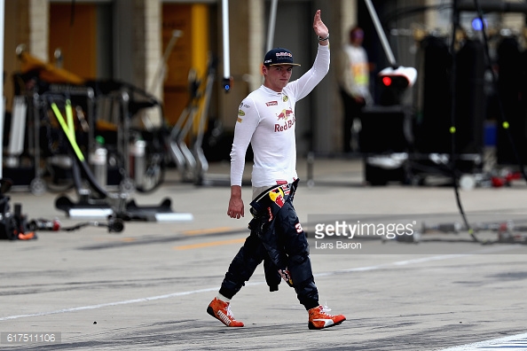 Max Verstappen at the end of a dire day. | Photo: Getty Images/Lars Baron