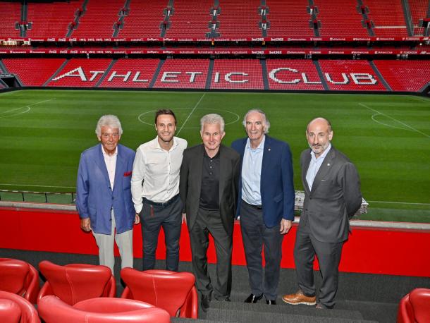 El Athletic Club de Bilbao reconoció recientemente la importancia que ha tenido el técnico alemán en el club | Fuente: Athletic-club.eus
