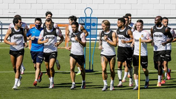 Jugadores del Valencia entrenando. Foto: Valencia CF