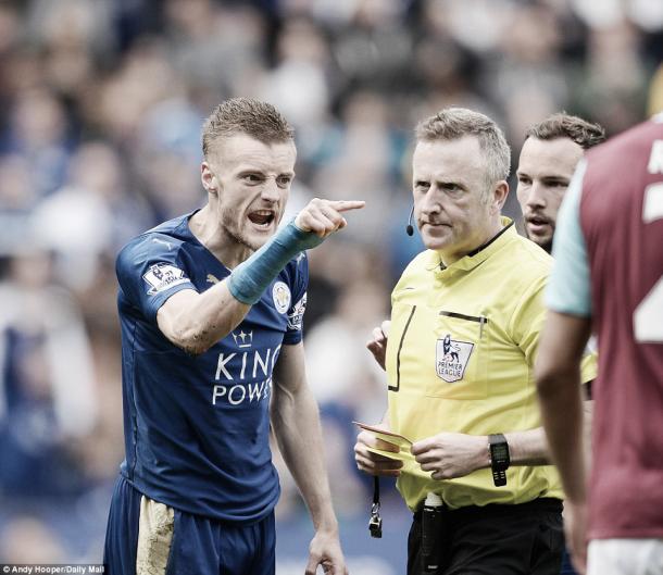 Above: Leicester City's Jamie Vardy shows his anger towards referee Jon Moss after been dismissed in West Ham United's 2-2 draw with Leicester City | Photo: Andy Hooper/ Daily Mail 