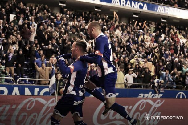 Lucas y Jonathan celebran un gol. Foto: RC Deportivo
