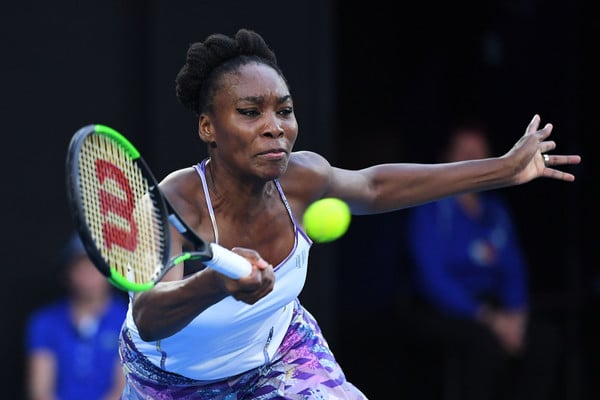 Venus Williams reaches out for a forehand return during the 2017 Australian Open final | Photo: Quinn Rooney/Getty Images AsiaPac