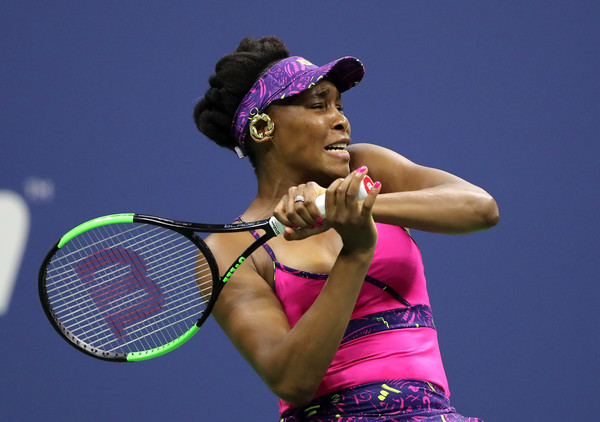 It was a night of frustration for Venus Williams, who just could not get going | Photo: Elsa/Getty Images North America