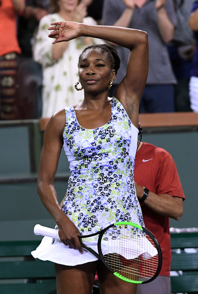 Venus Williams does her famous trademark celebration after winning the match | Photo: Kevork Djansezian/Getty Images North America