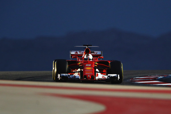 Sebastian Vettel durante la sesión de clasificación en Bahrein. Foto: Zimbio