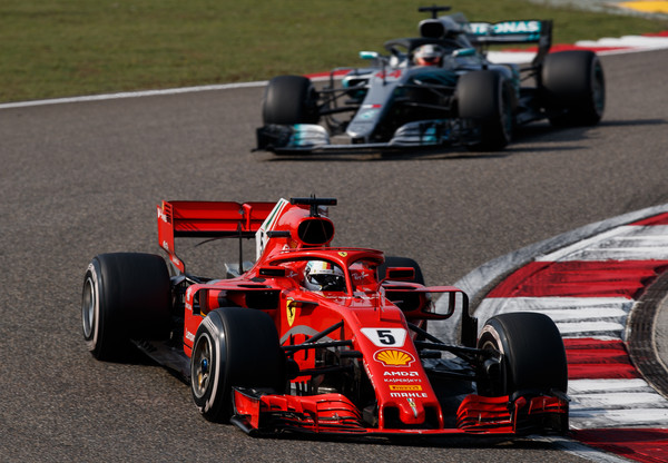 Vettel y Hamilton durante el GP de China: Mark Thompson/Getty Images