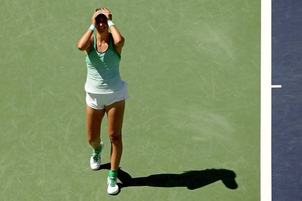 Victoria Azarenka celebrates her triumph in Indian Wells two years back | Photo: Matthew Stockman/Getty Images North America