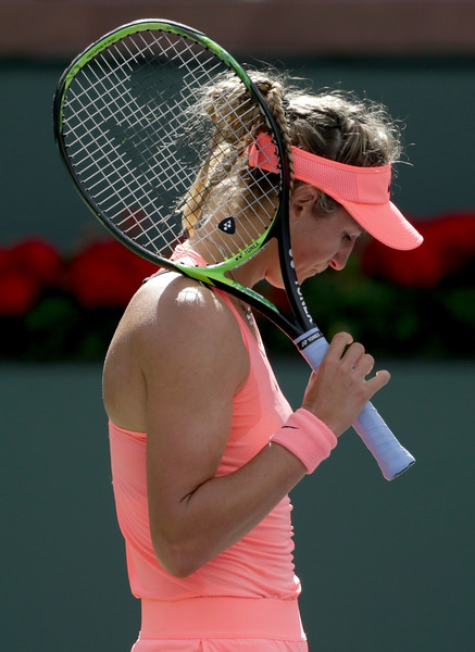 Victoria Azarenka endured through a horrendous first set which saw her just win four service points despite having a bright start | Photo: Jeff Gross/Getty Images North America