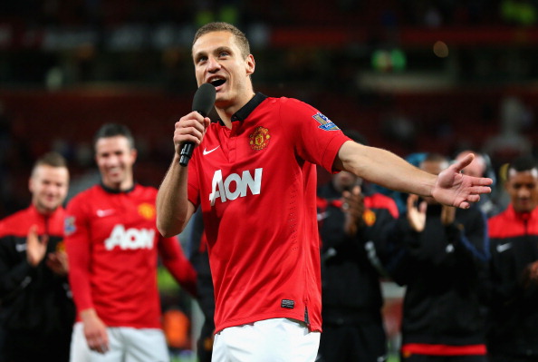 Vidic giving a speech in his last Old Trafford game | Photo: Alex Livesey/Getty Images Sport