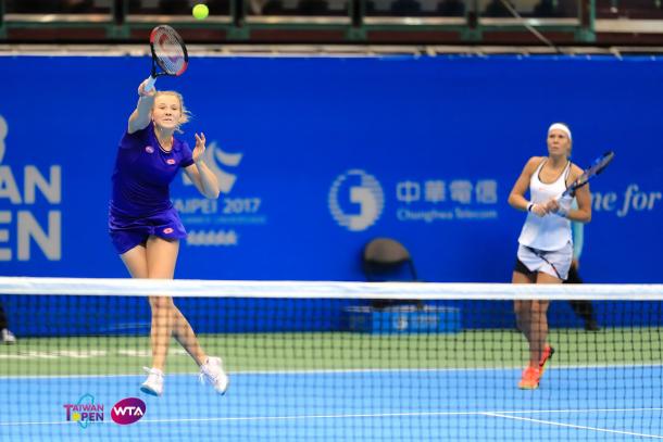 Hradecka and Siniakova in action at the Taiwan Open | Photo: WTA Taiwan Open