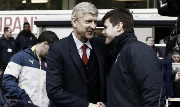Arsène Wenger y Mauricio Pochettino se saludan antes de un encuentro | Foto: Getty Images