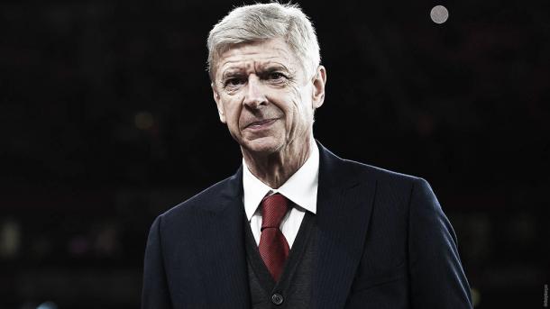 Wenger en el banquillo del Arsenal. Foto: Arsenal.