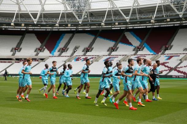 West Ham players train on the pitch of their new home | Photo: Reuters / Andrew Couldridge