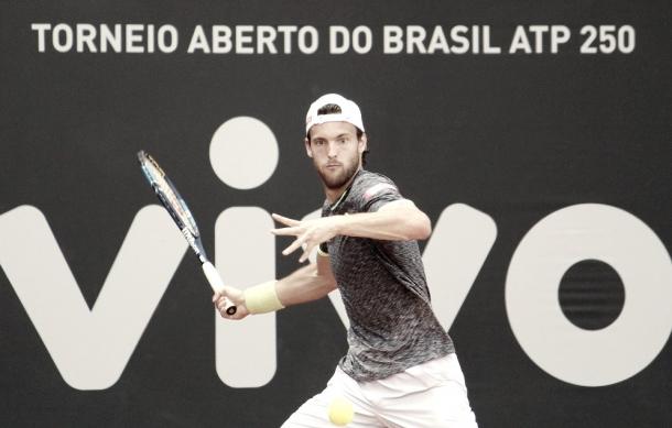 João Sousa de Portugal durante sua partida/ Foto: Renato Miyaji/ VAVEL Brasil