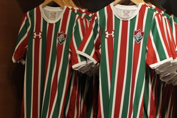 A nova camisa tricolor foi baseada na camisa da Máquina Tricolor da década de 70 (Foto: Bruna Alvarado/VAVEL)
