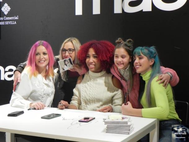 Sweet California firmando // María Paula González