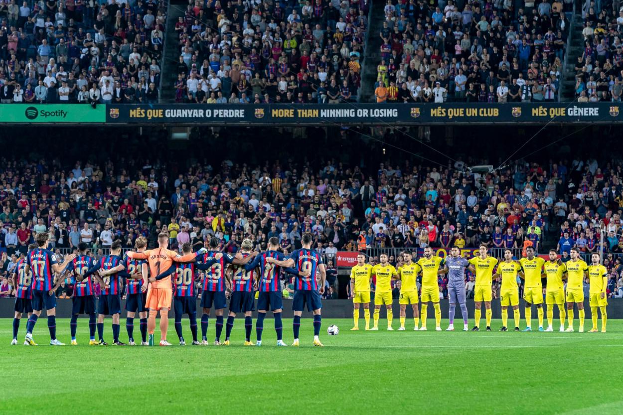 El minuto de silencio en Barcelona/Fuente: @VillarrealCF
