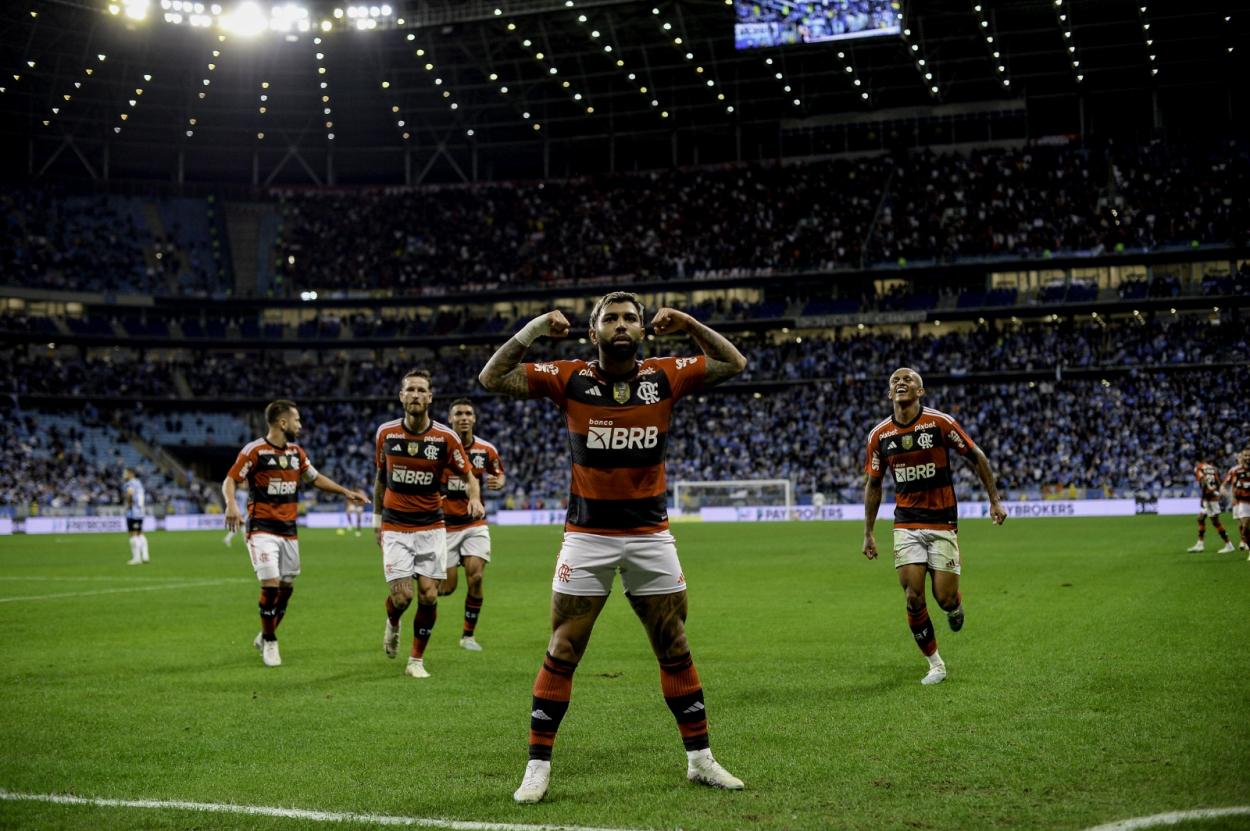 Flamengo comete falhas, mas busca empate com La Calera na