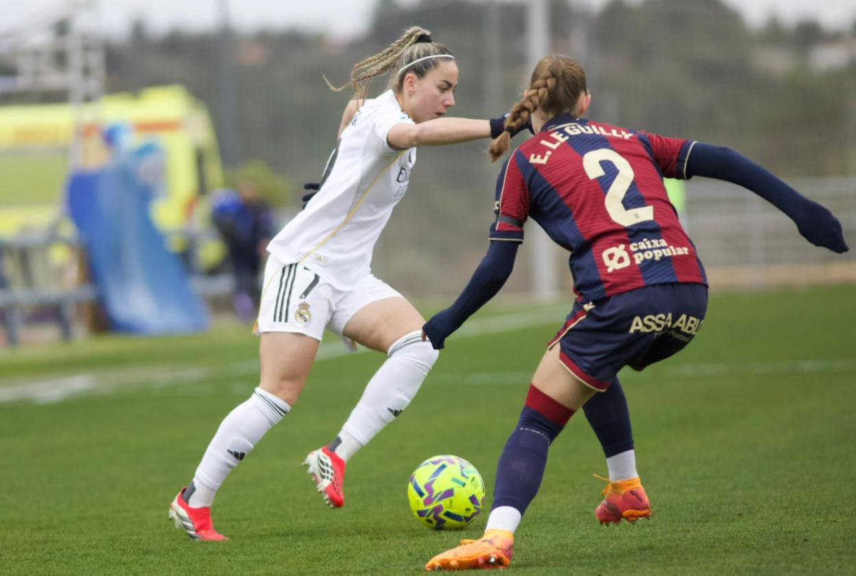 Dos goles de Athenea del Castillo le aseguran la victoria al Real ...