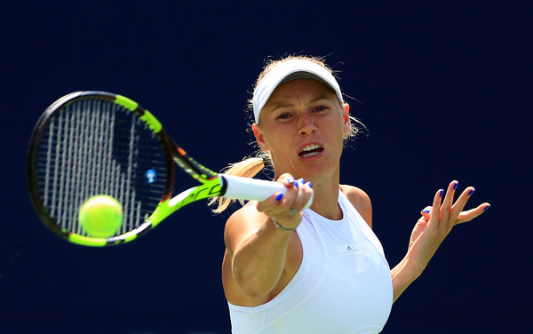 Caroline Wozniacki stretches for a forehand during her finals loss. Photo: Vaughn Ridley/Getty Images