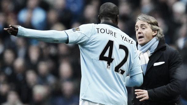 Yaya Touré e Mancini trabalharam juntos no Manchester City (Foto: Getty Images)