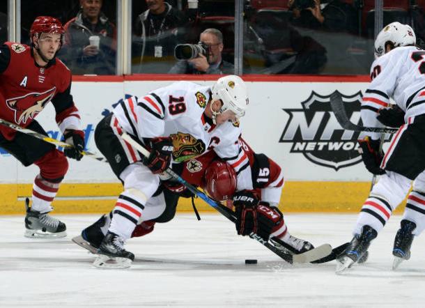 The Chicago Blackhawks lost their seventh straight game to the surging Coyotes. (Photo: Getty Images)