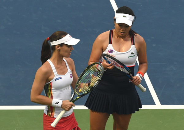 Chan and Hingis at their first tournament together in Dubai | Photo: Tom Dulat/Getty Images Europe