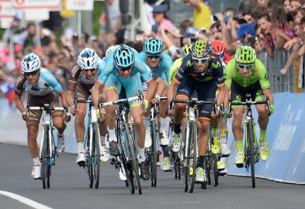 Vincenzo Nibali y Alejandro Valverde en un apretado sprint | Foto: Giro de Italia