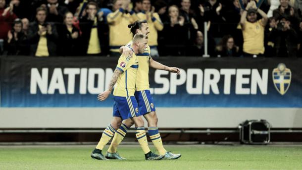 Above: John Guidetti with Manchester United target Zlatan Ibrahimovic in action for Sweden | Photo: Sky Sports