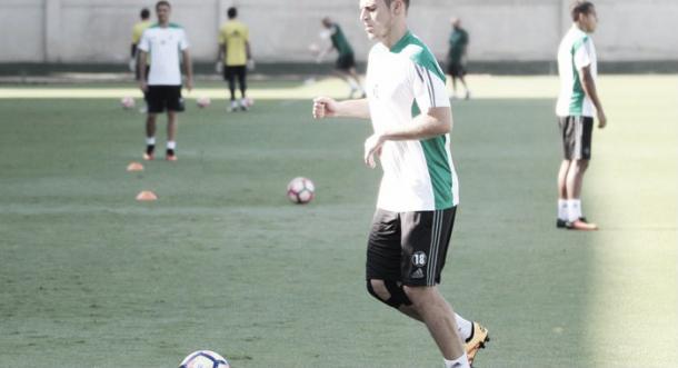 Zozulya durante un entrenamiento con el Betis | Foto: Real Betis