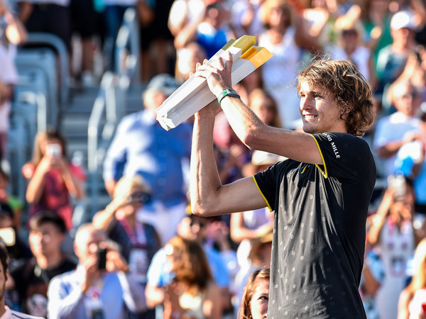 Sasha Zverev hoisted the trophy last year in Montreal. He will look to complete the Canadian double this week in Toronto. Photo: Minas Panagiotakis/Getty Images