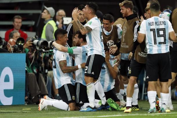 Argentina celebrando el 2-1 definitivo. | Foto: GettyImages