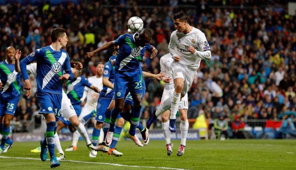 Cristiano Ronaldo rematando un balón | Foto: Real Madrid