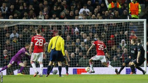 Marcus Rashford anotando su primer gol | Foto: BBC