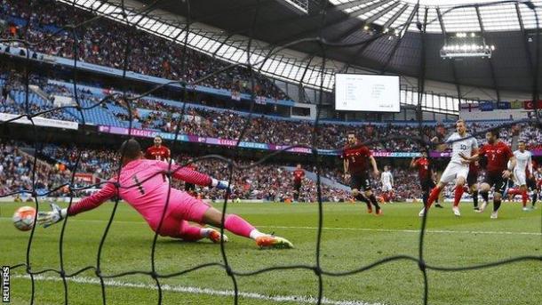Kane anotando el primer gol de la tarde. Fuente: bbc