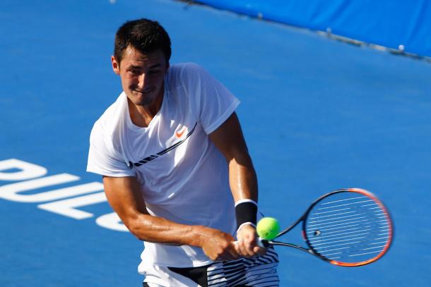 Bernard Tomic retired after losing the first set due to the heat. (Photo: Mextenis)