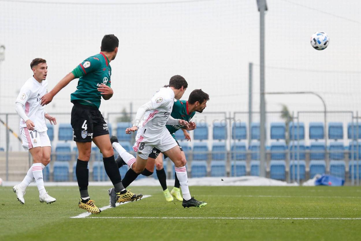 Instantánea del remate de Carlos Dotor, precedido por un superlativo envío de Peter Federico | Fuente: www.realmadrid.com