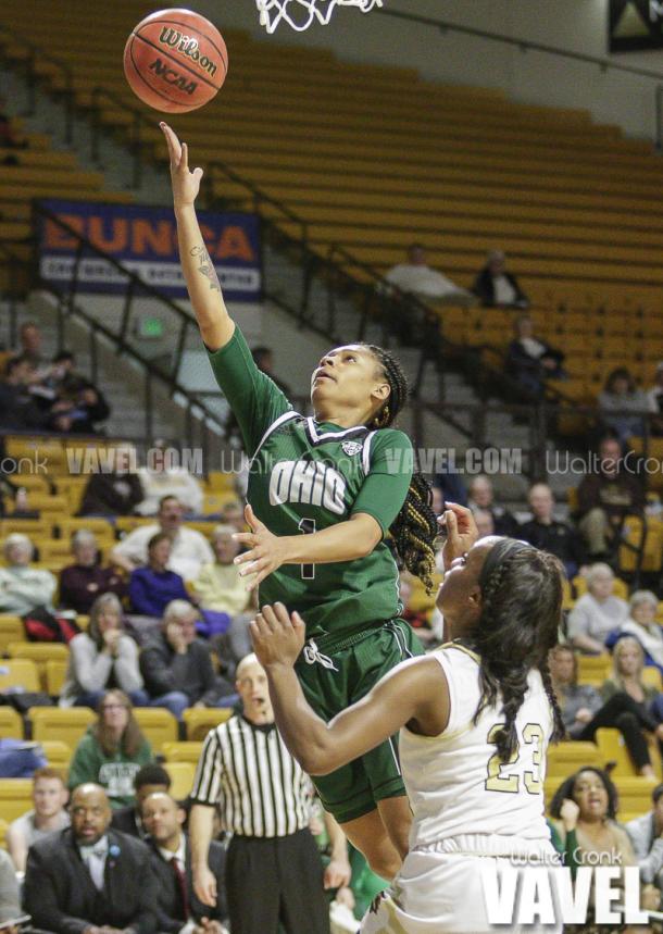 Cierra Hooks (1) gets the easy one handed lay up. Photo: Walter Cronk