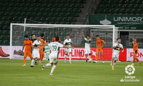 Los jugadores del Elche CF celebran el gol de Josan | Foto: LaLiga