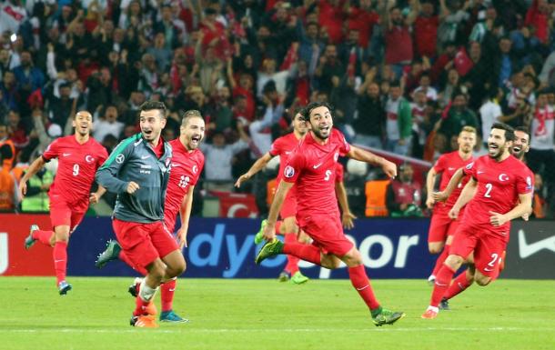 La pazza gioia di Selcuk Inan dopo un gol nelle qualificazioni. Fonte: Getty Images.