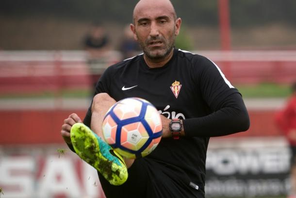 Abelardo en un entrenamiento del Sporting | Foto: Sporting de Gijón.