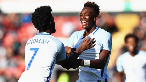 Onomah y Abraham debutaron con Inglaterra sub-21 | Foto: UEFA