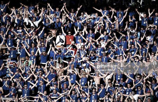 La afición islandesa, siempre fiel a sus jugadores / Fuente: Getty Images