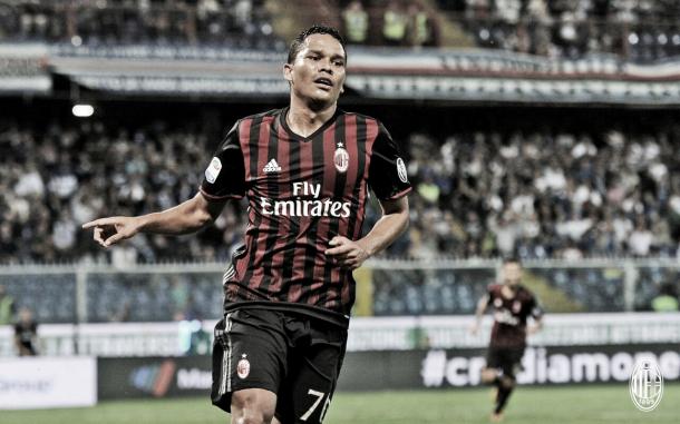 Bacca comemora o gol que fez o Milan voltar a vencer depois de revés para Napoli e Udinese (Foto: Divulgação/Milan)