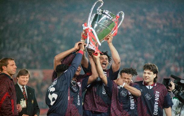 Foto: uefa.com / Celebración de la Champions de 1995