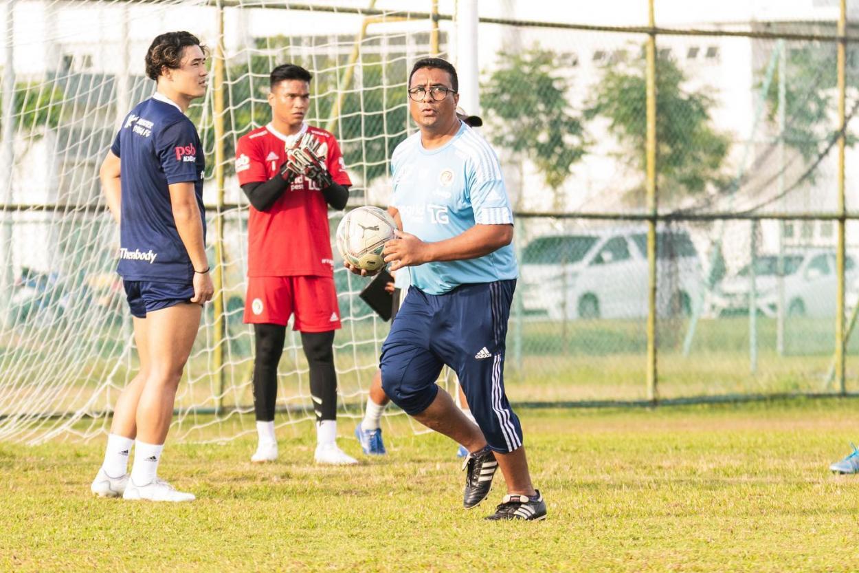 Akbar Nawas coaching Balestier Khalsa in Kuala Terengganu | Photo: Balestier Khalsa Football Club