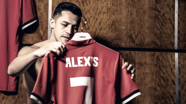 Alexis ya fue presentado oficialmente como nuevo jugador del United | Foto: ManUtd