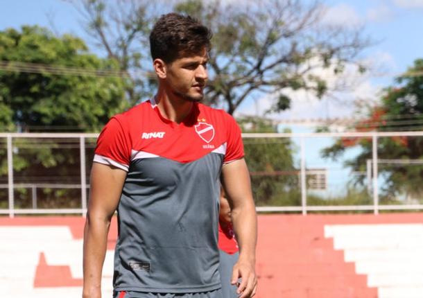 Alisson é um dos que vai ser acionados como titular por ausência forçada na equipe (Foto: Douglas Monteiro/Vila Nova)