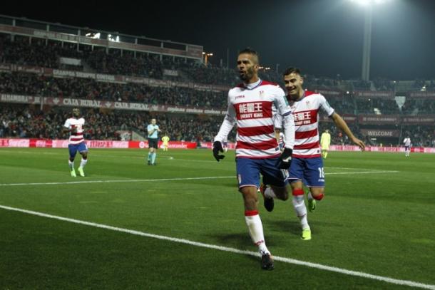 Carcela celebra su gol junto a Pereira | Foto: Antonio L. Juárez